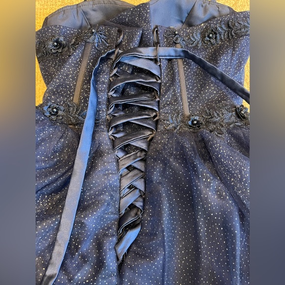 Prom dress - tulle style in blue - size 2 - Picture 5 of 5